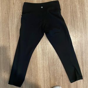 Lululemon size 4 black capri leggings